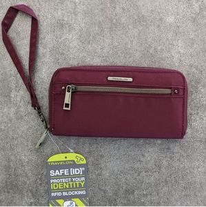 NWT Travelon RFID blocking wallet wristlet, burgundy